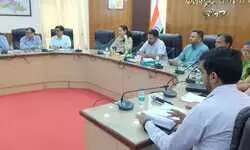 जिलाधिकारी ने की सीएम डैशबोर्ड पर विकास कार्यों की समीक्षा बैठक