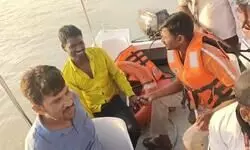 рдкреБрд░рд╛рдиреЗ рд╕рд░рдпреВ рдкреБрд▓ рд╕реЗ рдпреБрд╡рдХ рдиреЗ рд▓рдЧрд╛рдИ рдЫрд▓рд╛рдВрдЧ рдЬрд▓ рдкреБрд▓рд┐рд╕ рдиреЗ рд░реЗрд╕реНрдХреНрдпреВ рдХрд░ рдмрдЪрд╛рдИ рдЬрд╛рди рдкреБрд░рд╛рдиреЗ рд╕рд░рдпреВ рдкреБрд▓ рд╕реЗ рдпреБрд╡рдХ рдиреЗ рд▓рдЧрд╛рдИ рдЫрд▓рд╛рдВрдЧ рдЬрд▓ рдкреБрд▓рд┐рд╕ рдиреЗ рд░реЗрд╕реНрдХреНрдпреВ рдХрд░ рдмрдЪрд╛рдИ рдЬрд╛рди