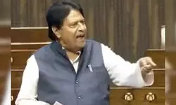 सपा सांसद रामजीलाल सुमन के काफिले की गाड़ियां टकराई, करणी सेना के कार्यकर्ताओं को देख मची हड़बड़ी सपा सांसद रामजीलाल सुमन के काफिले की गाड़ियां टकराई, करणी सेना के कार्यकर्ताओं को देख मची हड़बड़ी