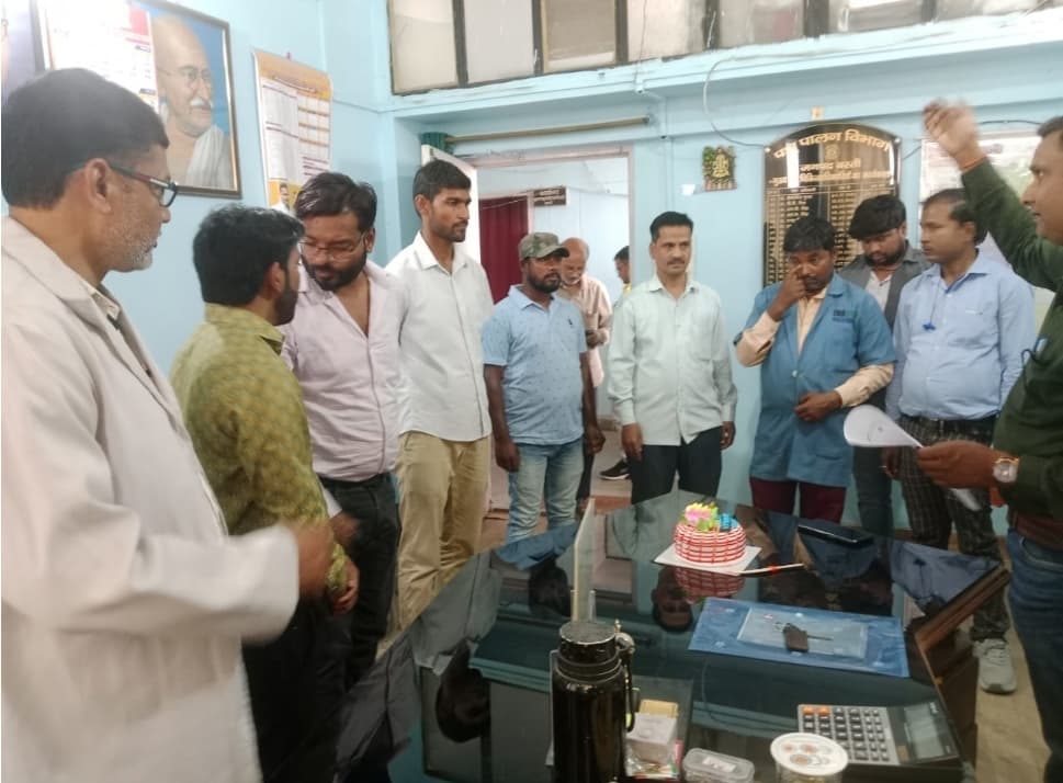विश्व पशु चिकित्सा दिवस पर 1962 एम्बुलेंस कर्मियों ने पशुओं की सेवा का लिया संकल्प विश्व पशु चिकित्सा दिवस पर 1962 एम्बुलेंस कर्मियों ने पशुओं की सेवा का लिया संकल्प