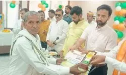 राष्ट्रीय पंचायती राज दिवस पर सम्मानित ग्राम प्रधान ने ग्रामवासियों के प्रति प्रकट किया आभार राष्ट्रीय पंचायती राज दिवस पर सम्मानित ग्राम प्रधान ने ग्रामवासियों के प्रति प्रकट किया आभार