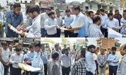 जिलाधिकारी ने निर्माणाधीन सड़कों का किया स्थली निरीक्षण, कार्य की धीमी गति पर जताई नाराजगी