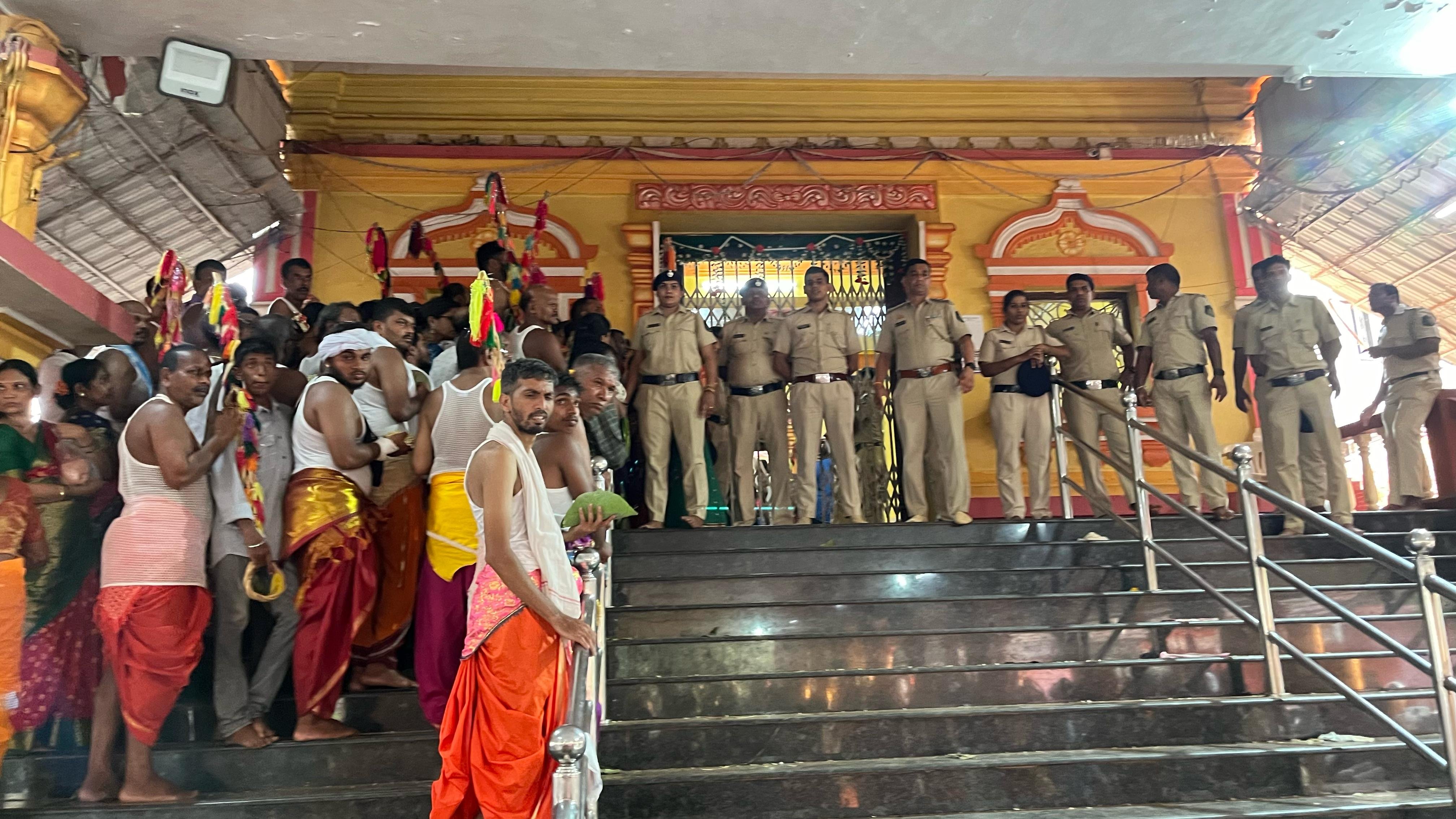 गोवा के शिरगांव में जात्रा के दौरान मची भगदड़ में 6 की मौत, 30 से ज्यादा घायल, PM ने जताया दुख गोवा के शिरगांव में जात्रा के दौरान मची भगदड़ में 6 की मौत, 30 से ज्यादा घायल, PM ने जताया दुख