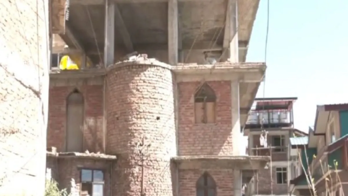 शिमला की संजौली मस्जिद को कोर्ट ने पूरी तरह अवैध माना, पूरे ढांचे को गिराने का दिया आदेश शिमला की संजौली मस्जिद को कोर्ट ने पूरी तरह अवैध माना, पूरे ढांचे को गिराने का दिया आदेश