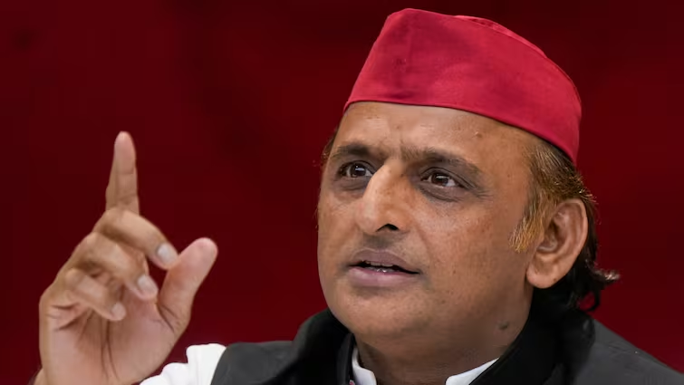 यूपी के सरकारी भवनों पर गोबर वाले पेंट लगाने के फैसले पर अखिलेश ने कसा तंज, कहा- गोबरनामा यूपी के सरकारी भवनों पर गोबर वाले पेंट लगाने के फैसले पर अखिलेश ने कसा तंज, कहा- गोबरनामा