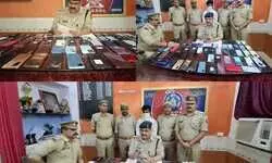 चंदौली में बड़ा मोबाइल चोरी रैकेट बेनकाब: डीडीयू जीआरपी की कार्रवाई में 61 महंगे ब्रांडेड मोबाइल फोन बरामद, शातिर चोर साजन शेख गिरफ्तार चंदौली में बड़ा मोबाइल चोरी रैकेट बेनकाब: डीडीयू जीआरपी की कार्रवाई में 61 महंगे ब्रांडेड मोबाइल फोन बरामद, शातिर चोर साजन शेख गिरफ्तार