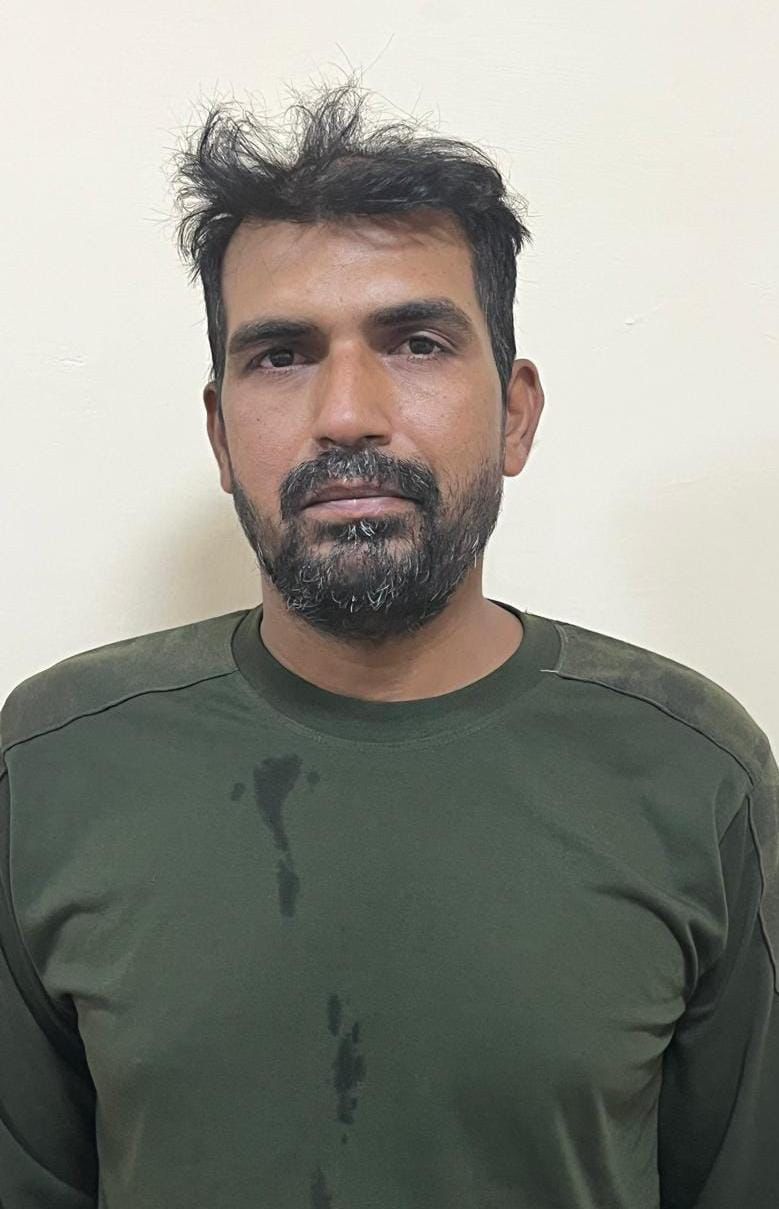 BSF जवान पूर्णम कुमार को पाकिस्तान ने लौटाया, 21 दिन बाद अटारी बॉर्डर पर भारतीय अफसरों को हैंडओवर किया BSF जवान पूर्णम कुमार को पाकिस्तान ने लौटाया, 21 दिन बाद अटारी बॉर्डर पर भारतीय अफसरों को हैंडओवर किया