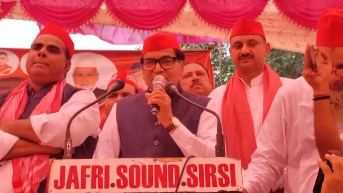 सपा नेता राम गोपाल यादव का विंग कमांडर व्योमिका सिंह को लेकर विवादित बयान, जातिसूचक शब्द का किया इस्तेमाल