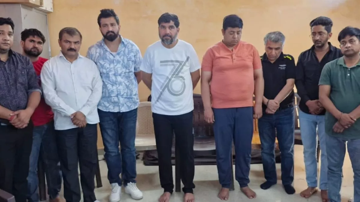 मोनाड विश्वविद्यालय फर्जी डिग्री मामला: मालिक पिता-पुत्र सहित 10 आरोपी पहुंचे जेल, नौकरी-पेशा लोगों में खलबली मोनाड विश्वविद्यालय फर्जी डिग्री मामला: मालिक पिता-पुत्र सहित 10 आरोपी पहुंचे जेल, नौकरी-पेशा लोगों में खलबली