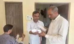 एसडीएम महावन ने 2500 लीटर सिंथेटिक दूध से भरा टैंकर पकड़ा, सचल टीम ने नष्ट कराया