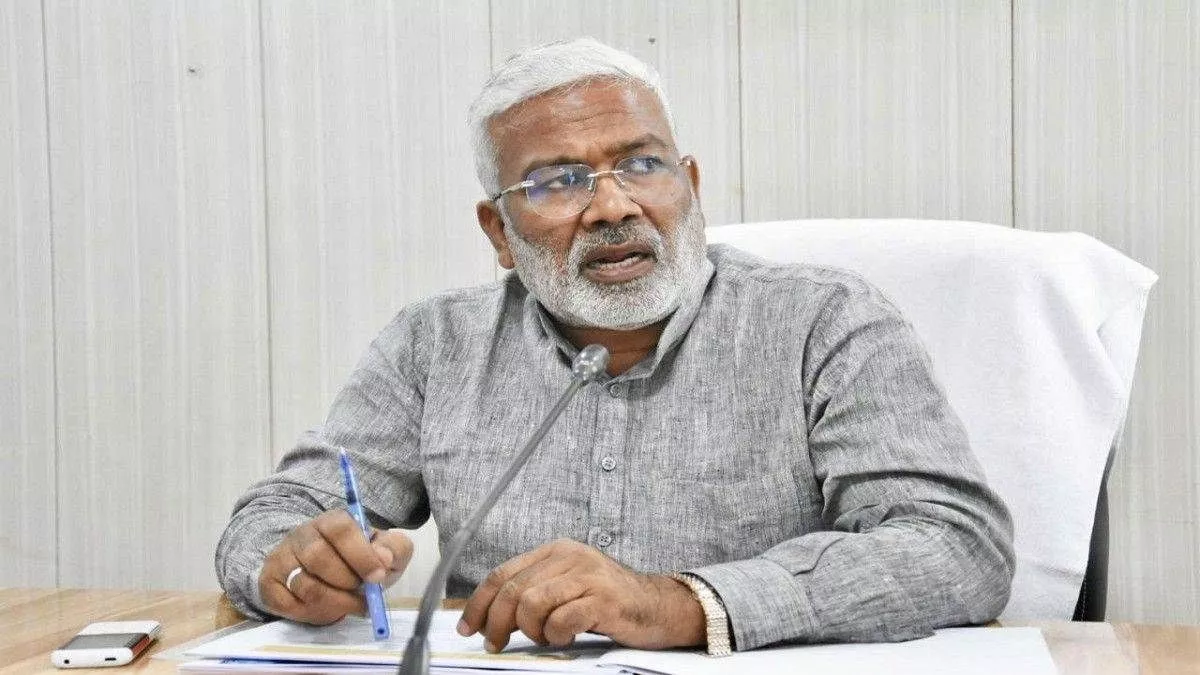 जल जीवन मिशन में बड़ी लापरवाही! मिर्जापुर में खराब काम पर भड़के जलशक्ति मंत्री, जांच के आदेश जल जीवन मिशन में बड़ी लापरवाही! मिर्जापुर में खराब काम पर भड़के जलशक्ति मंत्री, जांच के आदेश