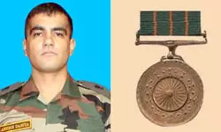 मेजर आशीष दहिया शौर्य चक्र से सम्मानित, पुलवामा में बन गए थे आतंकियों का काल, पढ़ें बहादुरी की कहानी मेजर आशीष दहिया शौर्य चक्र से सम्मानित, पुलवामा में बन गए थे आतंकियों का काल, पढ़ें बहादुरी की कहानी