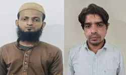 यूपी एटीएस ने पाकिस्तान के लिए जासूसी करने के आरोप में वाराणसी से तुफैल को गिरफ्तार किया है। यूपी एटीएस ने पाकिस्तान के लिए जासूसी करने के आरोप में वाराणसी से तुफैल को गिरफ्तार किया है।