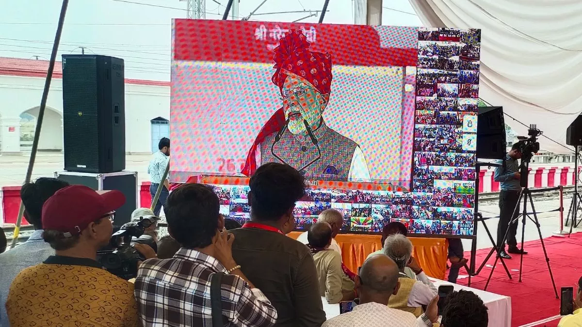 पीएम मोदी ने किया करछना रेलवे स्टेशन का वर्चुअल लोकार्पण, भारत माता की जय से गूंजा स्टेशन पीएम मोदी ने किया करछना रेलवे स्टेशन का वर्चुअल लोकार्पण, भारत माता की जय से गूंजा स्टेशन