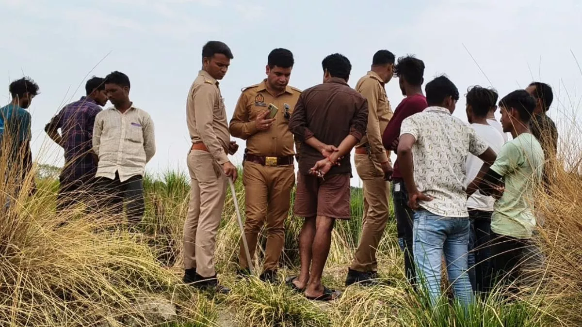 प्रतापगढ़- नदी में डूबने से तीन बहनों समेत चार की मौत, चूल्हा बनाने की मिट्टी निकालने गई थी बच्चियां प्रतापगढ़- नदी में डूबने से तीन बहनों समेत चार की मौत, चूल्हा बनाने की मिट्टी निकालने गई थी बच्चियां
