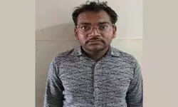 рднрд╛рд░рдд рдореЗрдВ рдХрд┐рддрдиреЗ рдЧрджреНрджрд╛рд░? рдЕрдм рдЧреБрдЬрд░рд╛рдд рд╕реЗ рдкрдХрдбрд╝рд╛ рдЧрдпрд╛ рдПрдХ рдФрд░ рд╢рдЦреНрд╕, рдЬрд╛рдирд┐рдП рдХреИрд╕реЗ рдмрдирд╛ ISI рдХреЛ рдореЛрд╣рд░рд╛ рднрд╛рд░рдд рдореЗрдВ рдХрд┐рддрдиреЗ рдЧрджреНрджрд╛рд░? рдЕрдм рдЧреБрдЬрд░рд╛рдд рд╕реЗ рдкрдХрдбрд╝рд╛ рдЧрдпрд╛ рдПрдХ рдФрд░ рд╢рдЦреНрд╕, рдЬрд╛рдирд┐рдП рдХреИрд╕реЗ рдмрдирд╛ ISI рдХреЛ рдореЛрд╣рд░рд╛