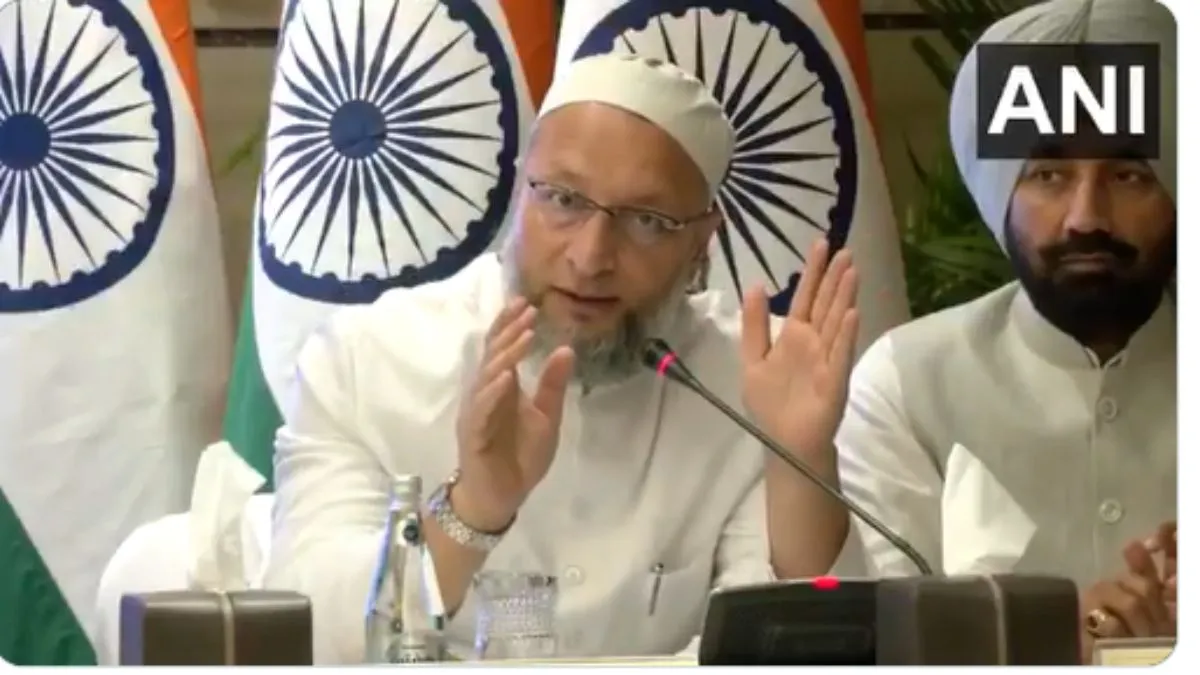 ओवैसी ने कुवैत में पाकिस्तान की खोली पोल, कहा-आतंकियों की भर्ती बंद नहीं कर रहा, FATF की ग्रे लिस्ट में लाया जाए ओवैसी ने कुवैत में पाकिस्तान की खोली पोल, कहा-आतंकियों की भर्ती बंद नहीं कर रहा, FATF की ग्रे लिस्ट में लाया जाए