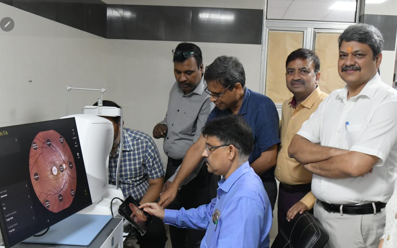 सैफई में आंख के पर्दे की सारी जांचें उपलब्ध - कुलपति सैफई में आंख के पर्दे की सारी जांचें उपलब्ध - कुलपति