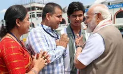 भारतीय क्रिकेट के इस उभरते सितारे से मिले PM मोदी, पटना एयरपोर्ट पर हुई छोटी-सी मुलाकात भारतीय क्रिकेट के इस उभरते सितारे से मिले PM मोदी, पटना एयरपोर्ट पर हुई छोटी-सी मुलाकात