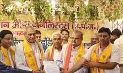 उपज ने मनाया 200 वाँ हिन्दी पत्रकारिता दिवस- 40 जनपद के सैकड़ों मीडिया के पदाधिकारियों हुए शामिल