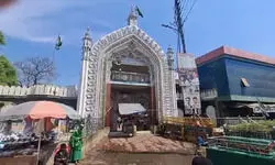 बहराइच में सालार गाजी की दरगाह पर भाजपा नेता ने चढ़ाई चादर, बताया ‘संत’; बोले- मेले पर रोक लेकिन उर्स पर नहीं