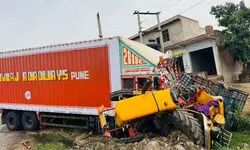 अलीगढ़ में भीषण हादसा: कैंटर के डिवाइडर पर चढ़ने से पिता-पुत्र समेत तीन की मौत, घटनास्थल पर आ रहे एक युवक की भी मृत्यु अलीगढ़ में भीषण हादसा: कैंटर के डिवाइडर पर चढ़ने से पिता-पुत्र समेत तीन की मौत, घटनास्थल पर आ रहे एक युवक की भी मृत्यु