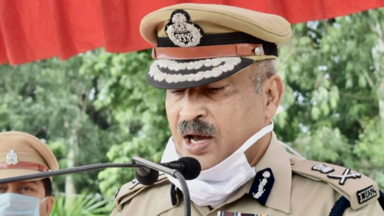 कौन हैं यूपी के नए डीजीपी राजीव कृष्ण? हाईटेक पुलिसिंंग के माने जाते हैं एक्सपर्ट कौन हैं यूपी के नए डीजीपी राजीव कृष्ण? हाईटेक पुलिसिंंग के माने जाते हैं एक्सपर्ट