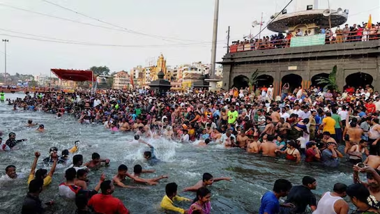नासिक कुंभ कब हो रहा शुरू? धर्म संसद के बाद तारीखों का हो गया ऐलान नासिक कुंभ कब हो रहा शुरू? धर्म संसद के बाद तारीखों का हो गया ऐलान