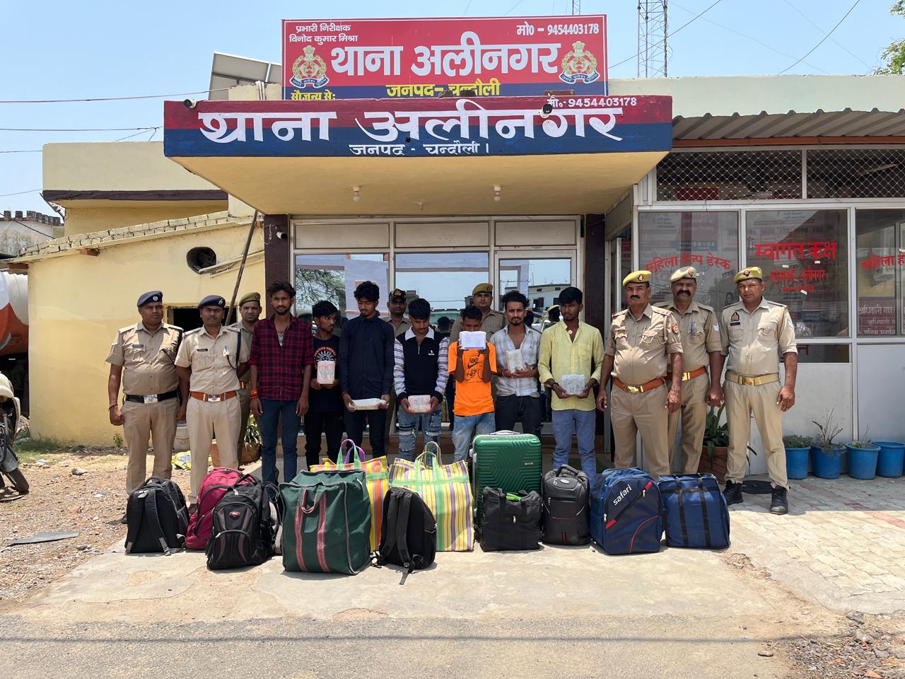 चेन पुलिंग कर रहे थे शराब तस्कर, अलीनगर पुलिस और RPF ने पकड़ा गैंग, ₹3 लाख की अंग्रेजी शराब बरामद