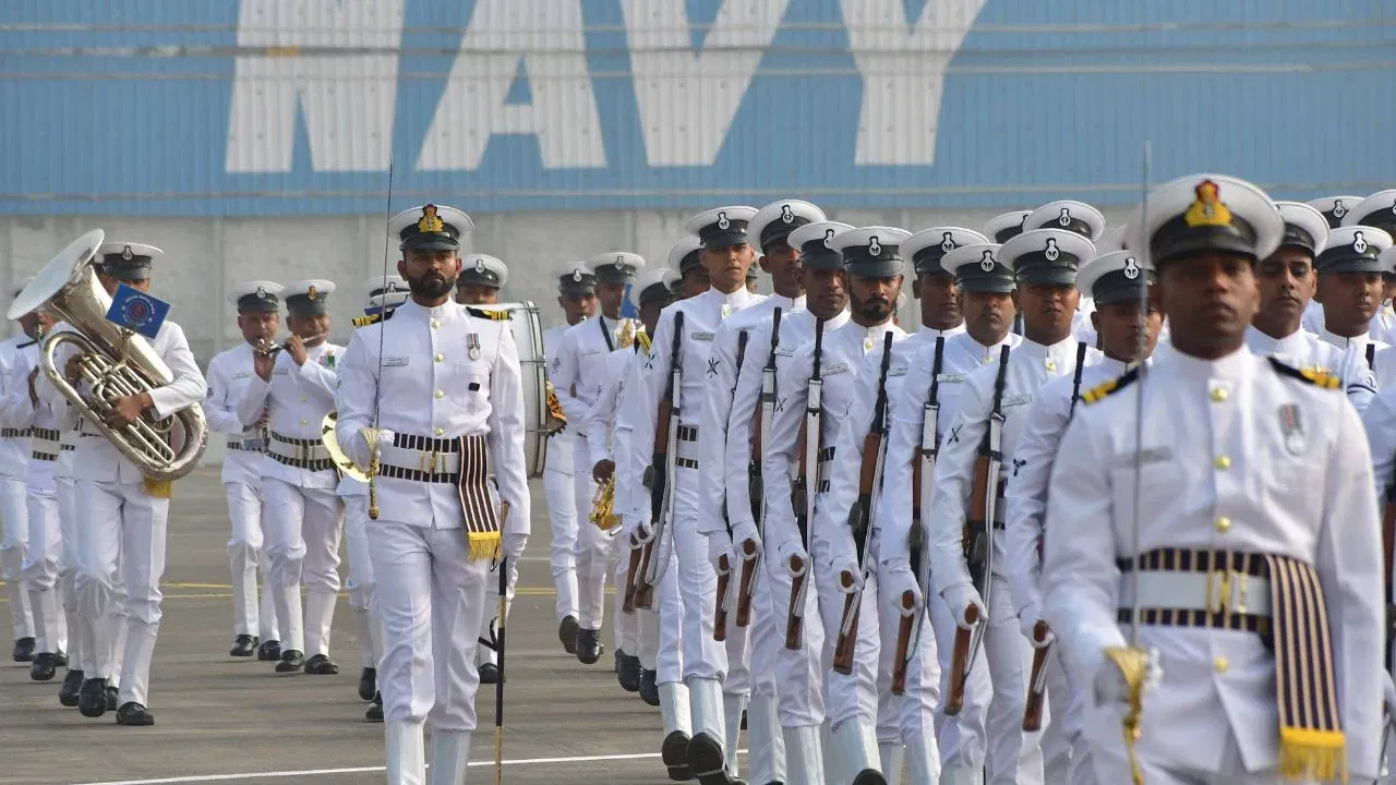 समंदर में गरजेगा भारत, इस साल नौसेना के बेड़े में शामिल होंगे 9 घातक ‘योद्धा’