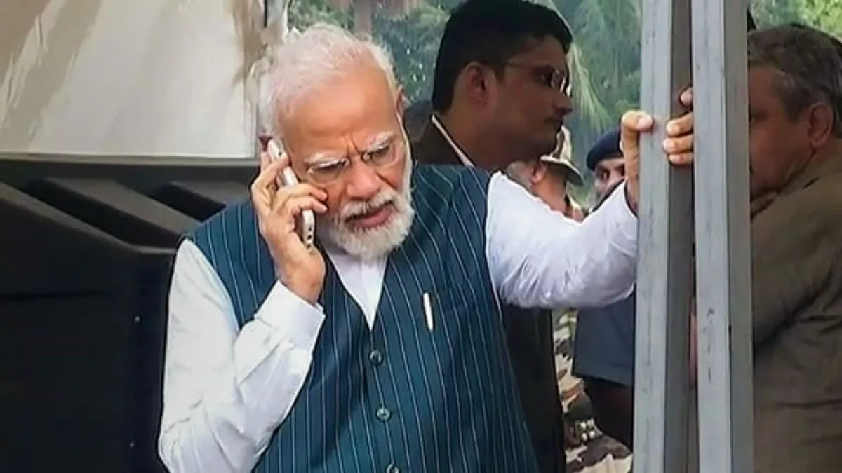 पीएम मोदी ने नागरिक उड्डयन मंत्री से की बात, तत्काल मदद पहुंचाने के दिए निर्देश पीएम मोदी ने नागरिक उड्डयन मंत्री से की बात, तत्काल मदद पहुंचाने के दिए निर्देश