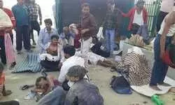 рдкреНрд░рдпрд╛рдЧрд░рд╛рдЬ : рд╢реНрд░рджреНрдзрд╛рд▓реБрдУрдВ рд╕реЗ рднрд░реА рдкрд┐рдХрдк рдкрд▓рдЯреА, рдордЪрд╛ рдХреЛрд╣рд░рд╛рдо; 18 рдШрд╛рдпрд▓ рдкреНрд░рдпрд╛рдЧрд░рд╛рдЬ : рд╢реНрд░рджреНрдзрд╛рд▓реБрдУрдВ рд╕реЗ рднрд░реА рдкрд┐рдХрдк рдкрд▓рдЯреА, рдордЪрд╛ рдХреЛрд╣рд░рд╛рдо; 18 рдШрд╛рдпрд▓