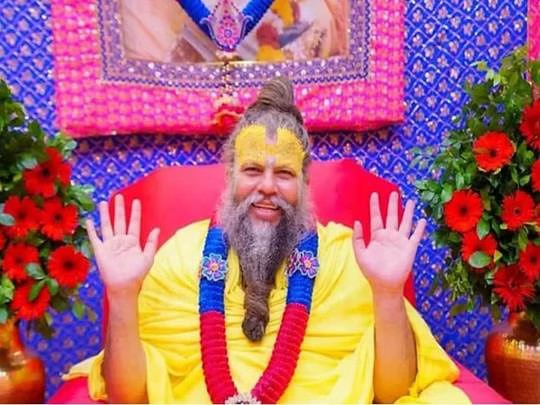 प्रेमानंद महाराज की AI से तस्वीर बनाकर की वायरल, शिष्य ने दी तहरीर, संत समाज में आक्रोश प्रेमानंद महाराज की AI से तस्वीर बनाकर की वायरल, शिष्य ने दी तहरीर, संत समाज में आक्रोश