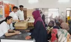 अंतर्राष्ट्रीय योग दिवस पर शिविर लगाकर निशुल्क दवाओं का किया गया वितरण अंतर्राष्ट्रीय योग दिवस पर शिविर लगाकर निशुल्क दवाओं का किया गया वितरण