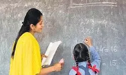 यूपी में शिक्षकों के 50 हजार से अधिक पदों पर होंगी भर्तियां, तैयार हो रहा है ड्राफ्ट, जानें नोटिफिकेशन पर क्या है अपडेट