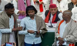 कल SSP को योगी की फटकार, आज कथावाचक मुकुट मणि पर केस, जानिए अब तक का अपडेट