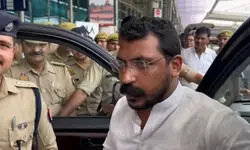 प्रयागराज के करछना में बवाल, चंद्रशेखर आजाद को रोके जाने पर पत्थरबाजी, SDM की गाड़ी को नुकसान