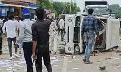 प्रयागराज में 3 हजार भीम आर्मी के कार्यकर्ताओं ने काटा बवाल, वाहनों में तोड़फोड़ की; कई लोग घायल