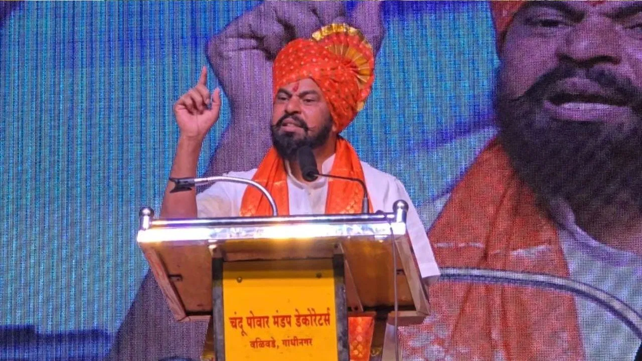 तेलंगाना में बीजेपी को बड़ा झटका लगा है. गोशामहल के विधायक टी राजा सिंह ने बीजेपी से इस्तीफा दे दिया है. बताया जा रहा है कि टी राजा सिंह तेलंगाना बीजेपी अध्यक्ष पद का चुनाव लड़ना चाहते थे. उन्होंने अपना इस्तीफा तेलंगाना बीजेपी अध्यक्ष जी किशन रेड्डी को भेज दिया है तेलंगाना में बीजेपी को बड़ा झटका लगा है. गोशामहल के विधायक टी राजा सिंह ने बीजेपी से इस्तीफा दे दिया है. बताया जा रहा है कि टी राजा सिंह तेलंगाना बीजेपी अध्यक्ष पद का चुनाव लड़ना चाहते थे. उन्होंने अपना इस्तीफा तेलंगाना बीजेपी अध्यक्ष जी किशन रेड्डी को भेज दिया है