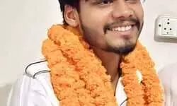 धीरेन्द्र शास्त्री सहित समूचे हिंदू समाज से माफी मांगे पूर्व मुख्यमंत्री - करुणेश धीरेन्द्र शास्त्री सहित समूचे हिंदू समाज से माफी मांगे पूर्व मुख्यमंत्री - करुणेश