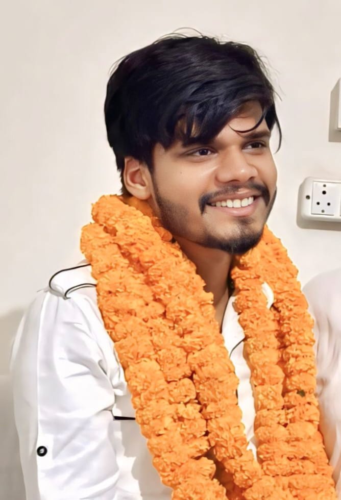 धीरेन्द्र शास्त्री सहित समूचे हिंदू समाज से माफी मांगे पूर्व मुख्यमंत्री - करुणेश