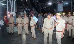 छत्तीसगढ़ सम्पर्क क्रान्ति एक्सप्रेस में बम की सूचना से हड़कम्प, झांसी स्टेशन पर खाली कराई पूरी ट्रेन