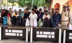 рд╢рд░рд╛рдм рддрд╕реНрдХрд░реА рдореЗрдВ рдорд╣рд┐рд▓рд╛рдУрдВ рдХреА рдмрдврд╝рддреА рд╕рдВрд▓рд┐рдкреНрддрддрд╛,рдЪрдВрджреМрд▓реА рдореЗрдВ 5 рдорд╣рд┐рд▓рд╛ рд╕рдореЗрдд 11 рдЧрд┐рд░рдлреНрддрд╛рд░ рд╢рд░рд╛рдм рддрд╕реНрдХрд░реА рдореЗрдВ рдорд╣рд┐рд▓рд╛рдУрдВ рдХреА рдмрдврд╝рддреА рд╕рдВрд▓рд┐рдкреНрддрддрд╛,рдЪрдВрджреМрд▓реА рдореЗрдВ 5 рдорд╣рд┐рд▓рд╛ рд╕рдореЗрдд 11 рдЧрд┐рд░рдлреНрддрд╛рд░