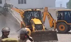 рдЫрд╛рдВрдЧреБрд░ рдмрд╛рдмрд╛ рдХреЗ рдЦрд┐рд▓рд╛рдл рдмрдбрд╝рд╛ рдПрдХреНрд╢рди, рдмрд▓рд░рд╛рдордкреБрд░ рд╕реНрдерд┐рдд рдШрд░ рдкрд░ рдмреБрд▓рдбреЛрдЬрд░ рдХрд╛рд░реНрд░рд╡рд╛рдИ рдЫрд╛рдВрдЧреБрд░ рдмрд╛рдмрд╛ рдХреЗ рдЦрд┐рд▓рд╛рдл рдмрдбрд╝рд╛ рдПрдХреНрд╢рди, рдмрд▓рд░рд╛рдордкреБрд░ рд╕реНрдерд┐рдд рдШрд░ рдкрд░ рдмреБрд▓рдбреЛрдЬрд░ рдХрд╛рд░реНрд░рд╡рд╛рдИ