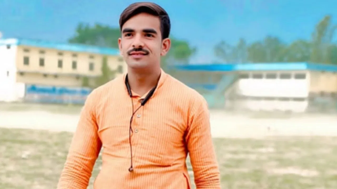 बरेली: BJYM नेता पर रेप की कोशिश का आरोप, 5 लाख की डील का ऑडियो वायरल; पद से हटाया गया बरेली: BJYM नेता पर रेप की कोशिश का आरोप, 5 लाख की डील का ऑडियो वायरल; पद से हटाया गया