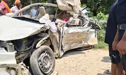 कुशीनगर में ट्रैक्टर-ट्राली से भिड़ी कार, चार की मौत और दो घायल