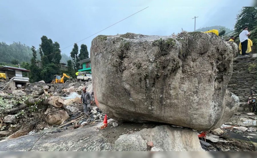 एक उंगली से हिल जाने वाली पांडव शिला को सुकेती नदी क्यों नहीं बहा पाई एक उंगली से हिल जाने वाली पांडव शिला को सुकेती नदी क्यों नहीं बहा पाई