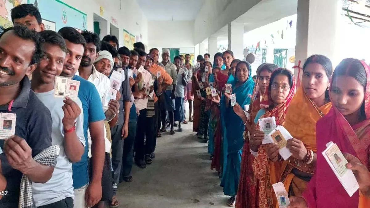 यूपी की वोटर लिस्ट में होने वाला है बड़ा बदलाव, पहली बार जिलाधिकारियों को मिल रही है खास ट्रेनिंग यूपी की वोटर लिस्ट में होने वाला है बड़ा बदलाव, पहली बार जिलाधिकारियों को मिल रही है खास ट्रेनिंग
