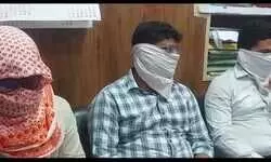 राशन कार्ड में नाम जोड़ने के बदले मांगी रिश्वत, एंटी करप्शन टीम ने कोटेदार को ₹2500 लेते रंगे हाथ पकड़ा राशन कार्ड में नाम जोड़ने के बदले मांगी रिश्वत, एंटी करप्शन टीम ने कोटेदार को ₹2500 लेते रंगे हाथ पकड़ा