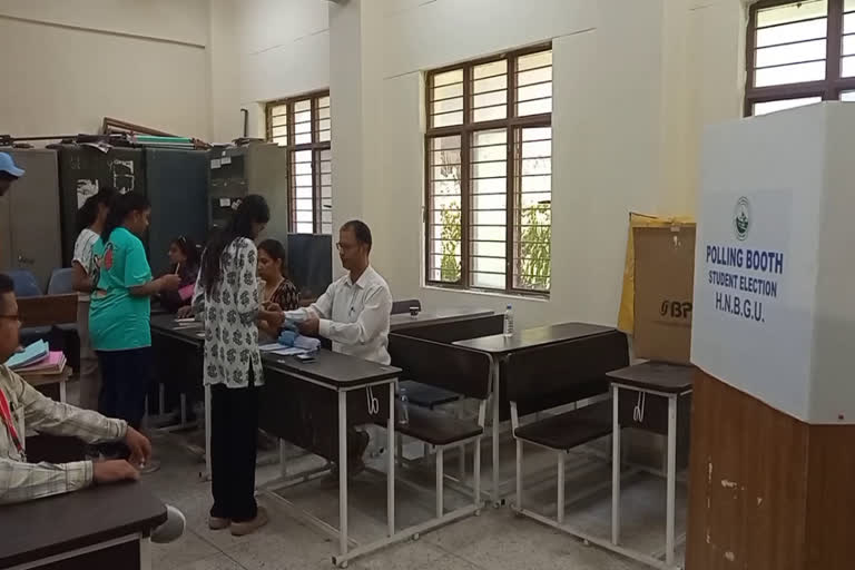 हैदरगढ़- दिवानखेड़ा के ग्रामीणों ने की प्राथमिक विद्यालय में मतदान केंद्र बनाने की मांग
